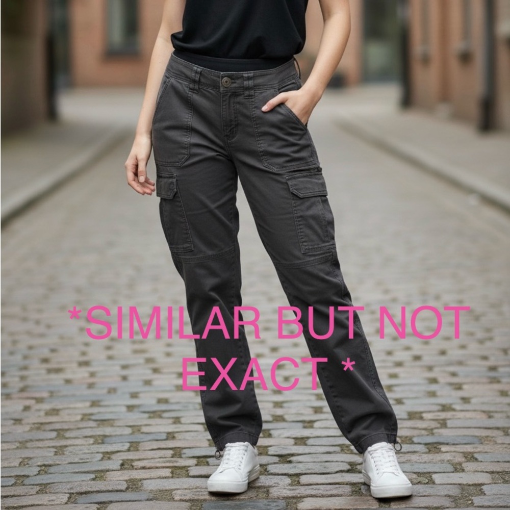 Democracy Gray Cargo-Style Pants – Size 6